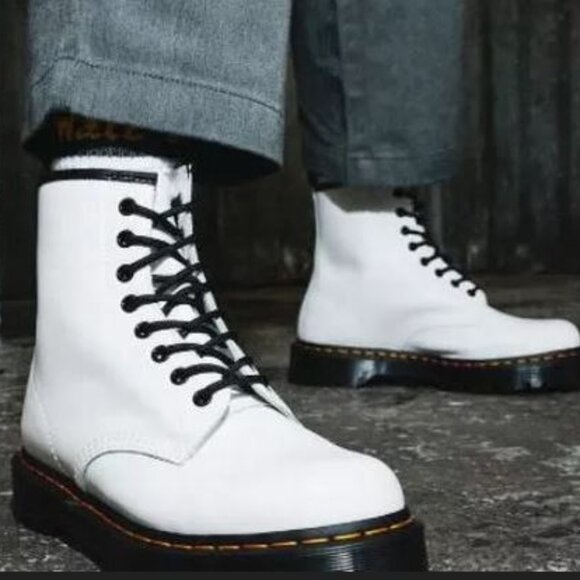Men’s Dr. Marten - Picture 1 of 14